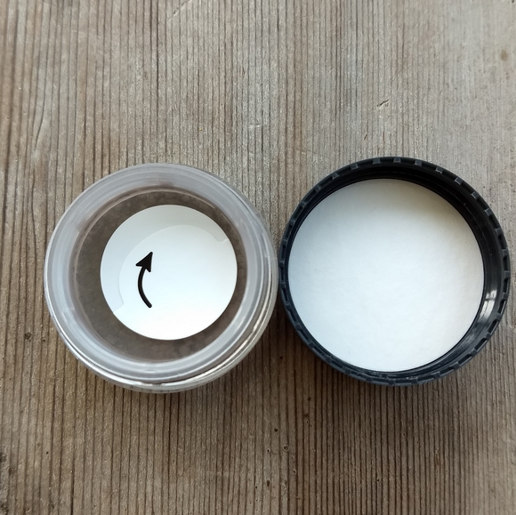 Bare Minerals Eyecolor 'Wink' shadow - Picture 3 of 4